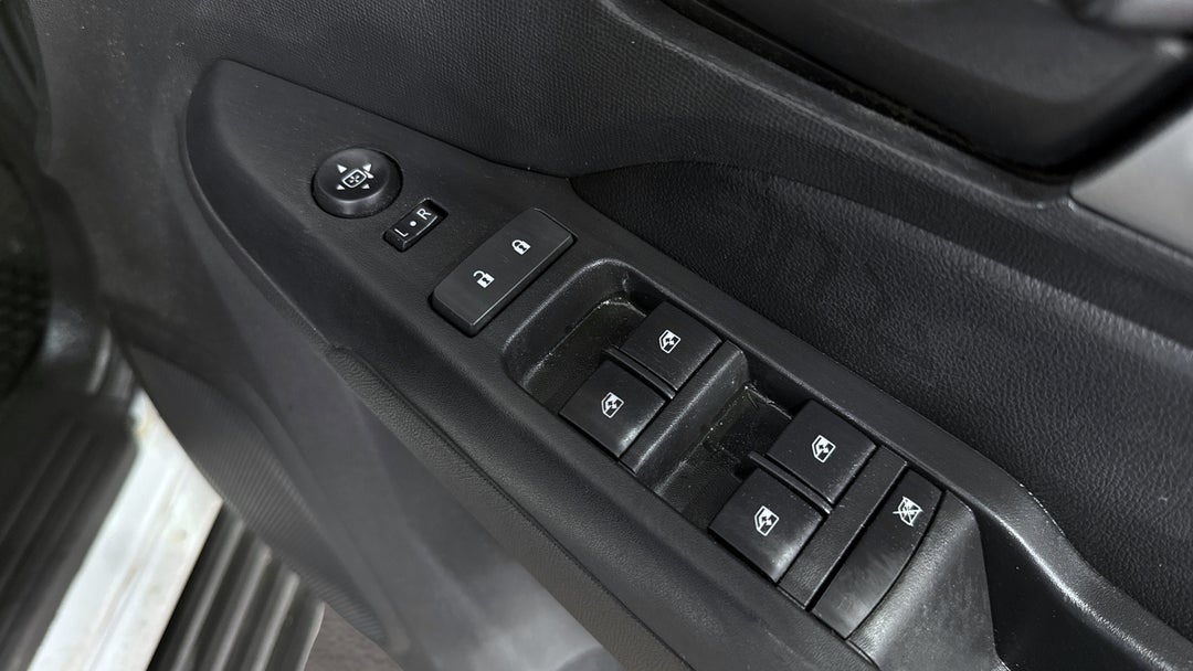 2019 Holden Colorado Ls (4x2), Automatic, 155773 km, Drivers Side Door Panel Controls