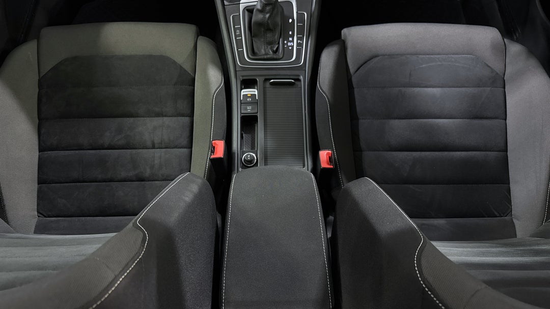 2013 Volkswagen Golf 103 Tsi Highline, Automatic, 108499 km, Center Console