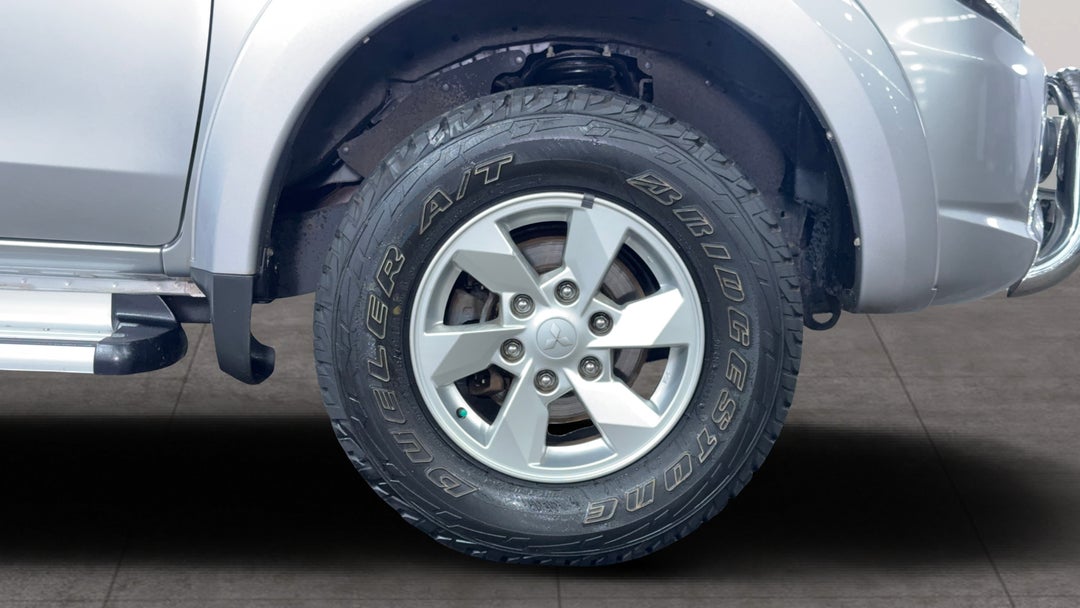 2017 Mitsubishi Triton Glx Plus (4x4), Automatic, 150949 km, Right Front Wheel