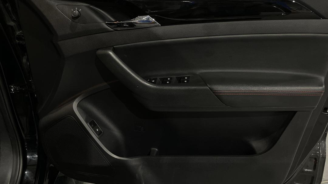 2022 LDV T60 Max Pro (4x4), Automatic, 84920 km, Speaker View