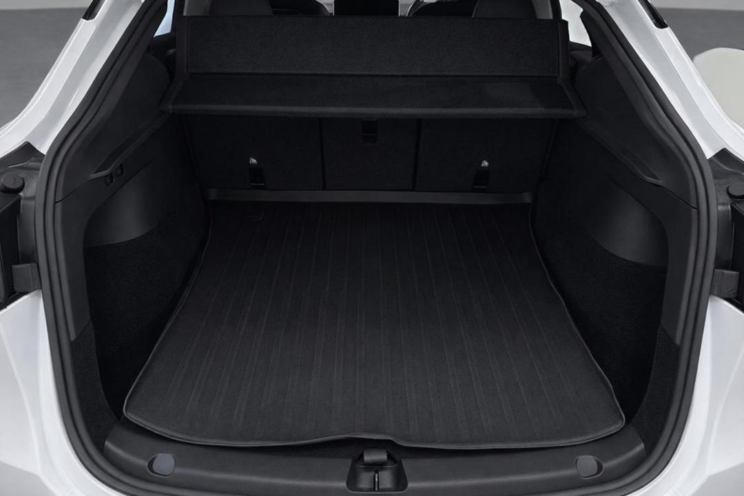 2024 Tesla Model Y Rear-wheel Drive, Automatic, 6383 km, Boot Inside View