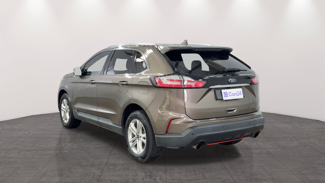 Left Back Diagonal (45- Degree) View