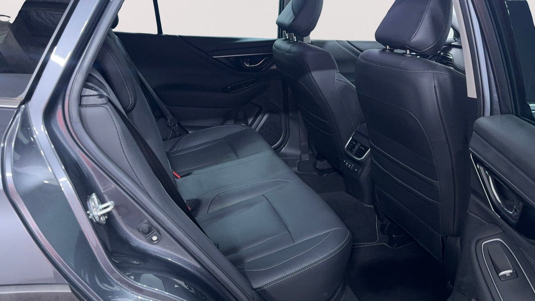 2022 Subaru Outback Awd Touring, Automatic, 11488 km, Right Side Rear Door Cabin View