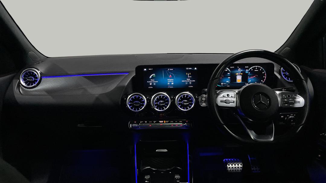 2023 Mercedes-benz GLA 250 4matic, Automatic, 40479 km, Dashboard View