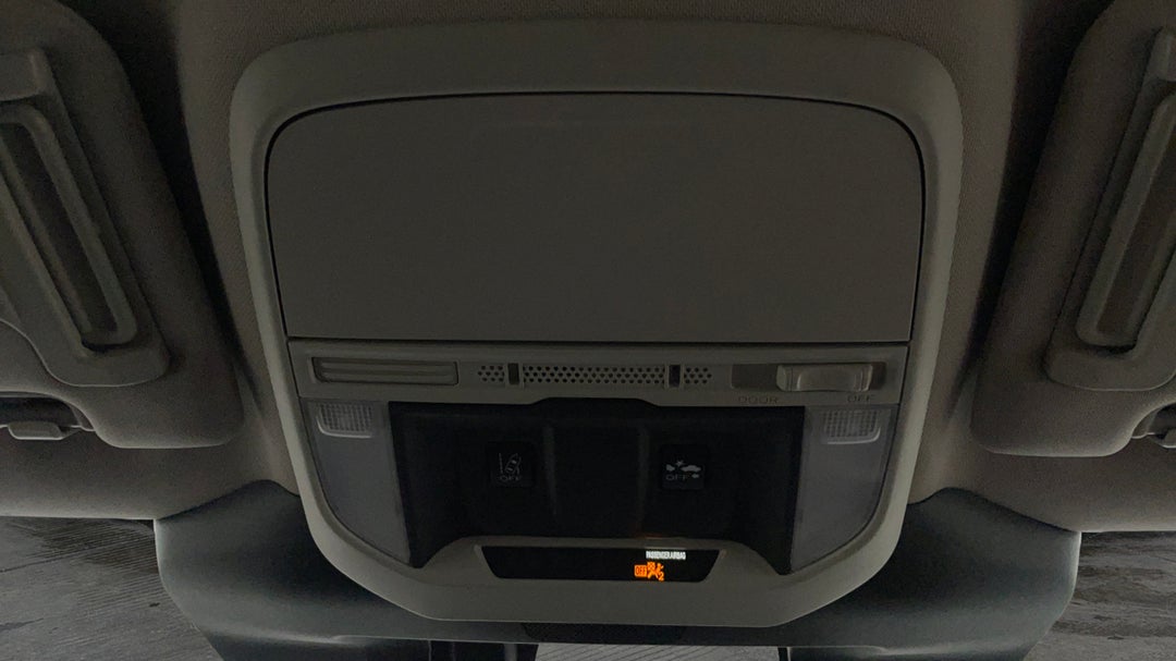 On-Roof Controls/Sunglass holder