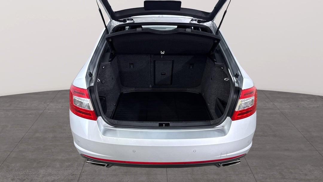 2015 SKODA Octavia Rs 162 Tsi, Automatic, 94691 km, Boot Inside View