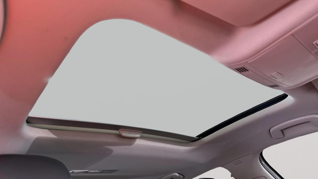 2019 Volkswagen Golf 110 Tsi Highline, Automatic, 81660 km, Interior Sunroof/Moonroof