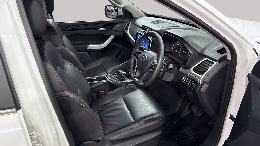 2023 LDV T60 Max Luxe (4x4), Automatic, 19206 km, Right Side Front Door Cabin View