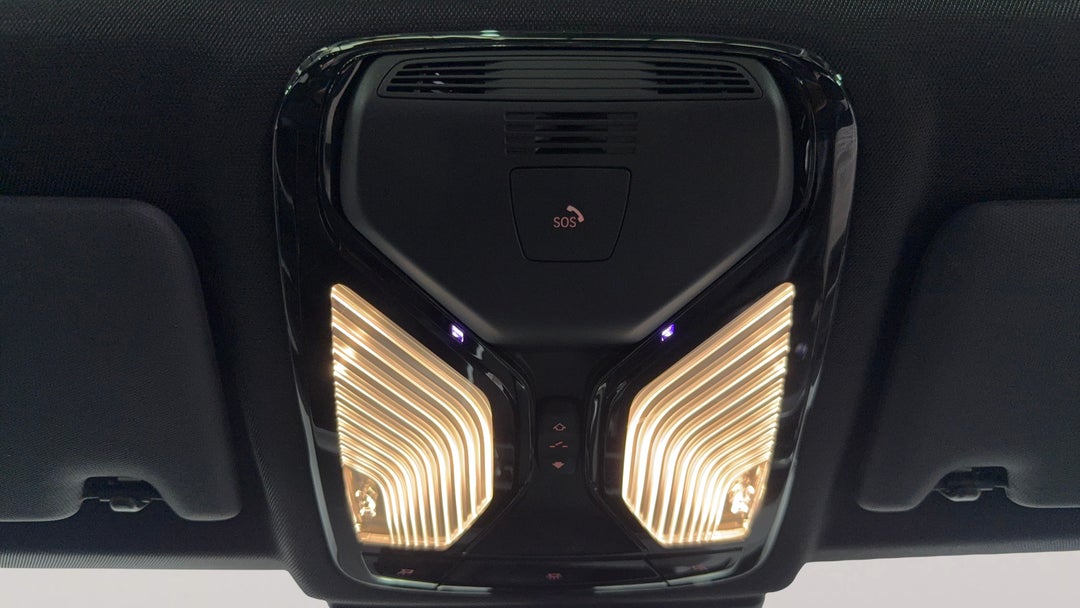 On-Roof Controls/Sunglass holder