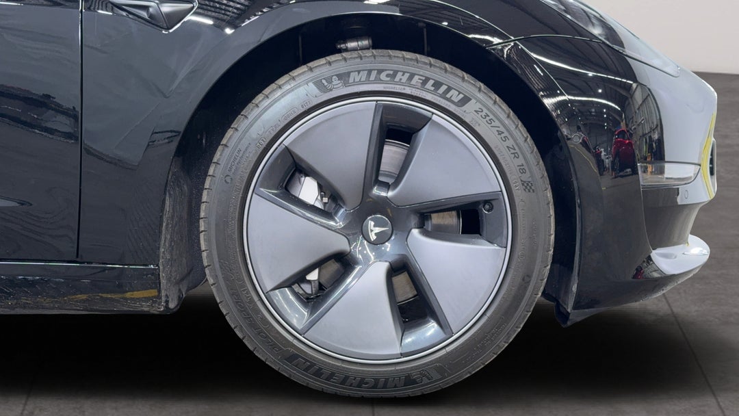 2023 Tesla Model 3 Long Range, Automatic, 9232 km, Right Front Wheel
