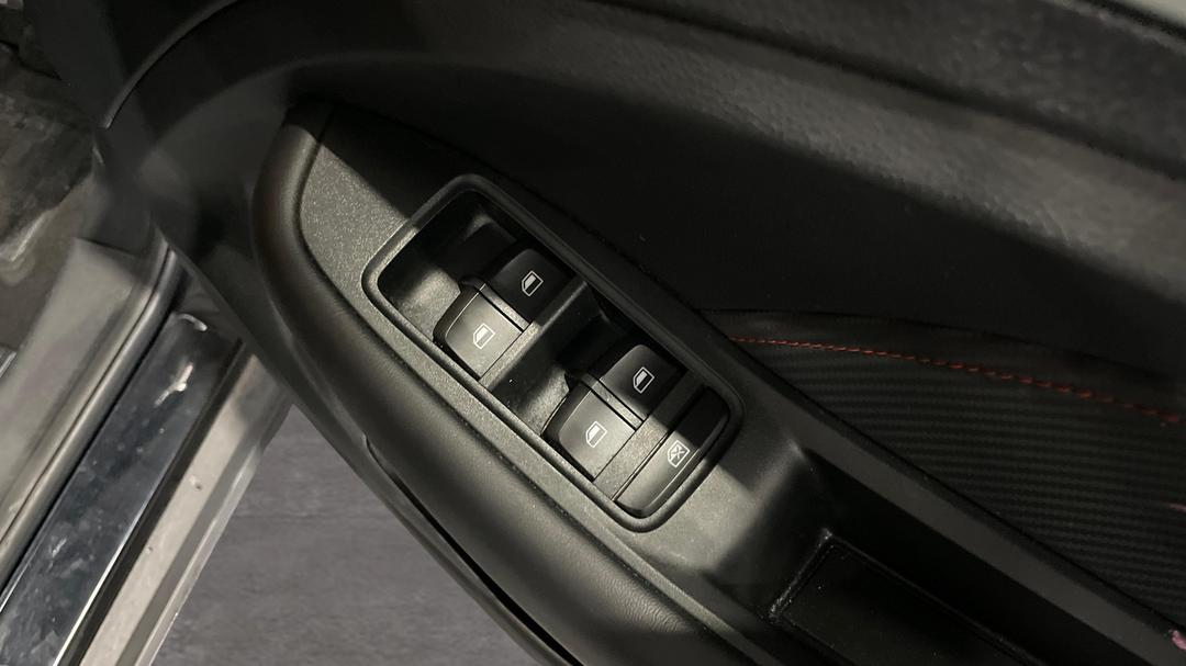 2022 MG Zst Vibe, Automatic, 73116 km, Drivers Side Door Panel Controls