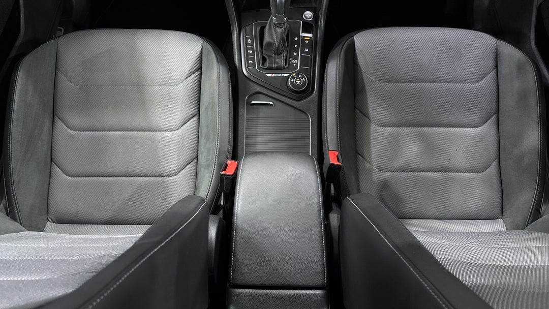 2019 Volkswagen Tiguan 132 Tsi R-line Edition, Automatic, 44280 km, Center Console