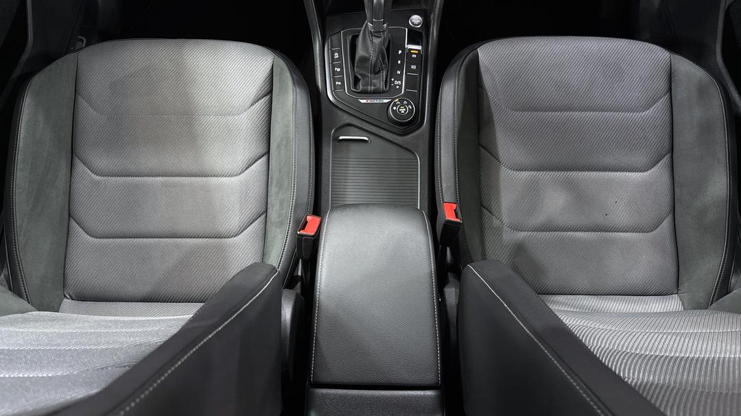 2019 Volkswagen Tiguan 132 Tsi R-line Edition, Automatic, 44280 km, Center Console