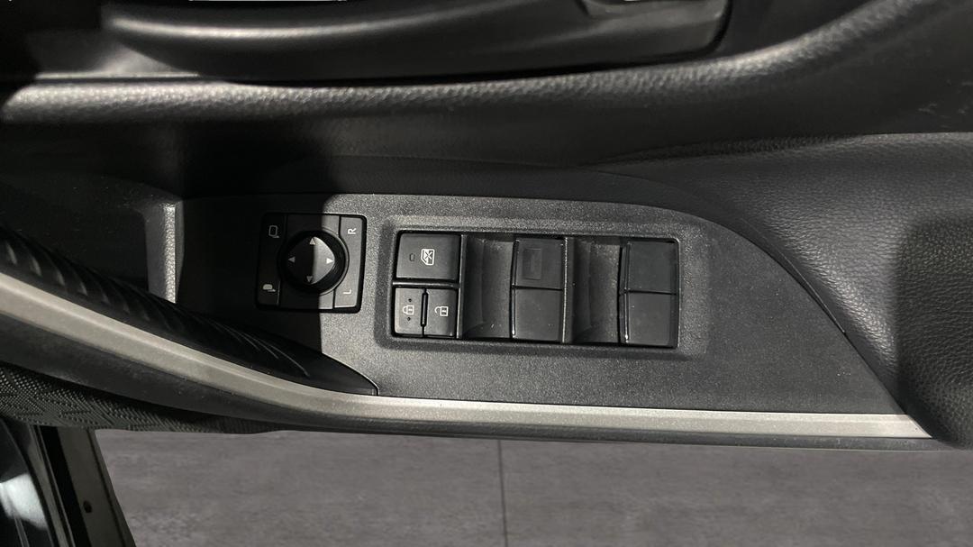 2022 Toyota RAV4 Gx (2WD), Automatic, 60089 km, Drivers Side Door Panel Controls