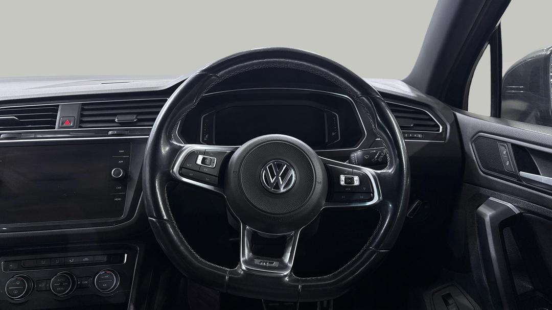 2019 Volkswagen Tiguan 132 Tsi R-line Edition, Automatic, 73872 km, Steering Wheel Close-up