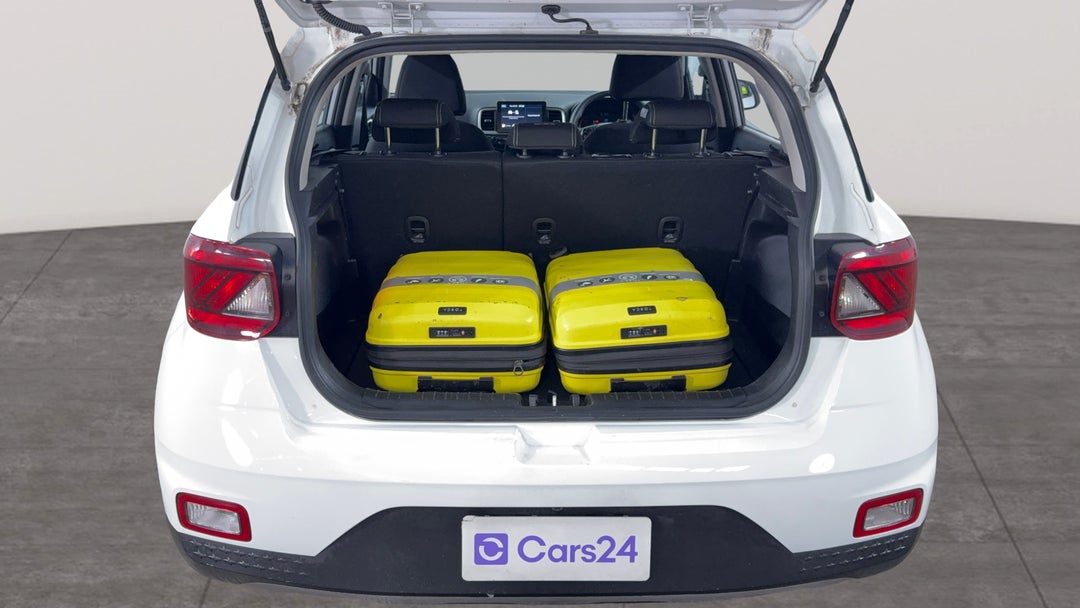 2023 Hyundai Venue Venue, Automatic, 64796 km, Boot Inside View with Luggage