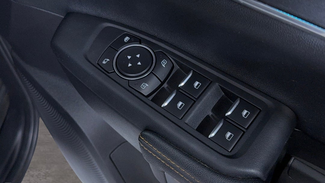 2022 Ford Ranger Wildtrak 3.0 (4x4), Automatic, 82254 km, Drivers Side Door Panel Controls