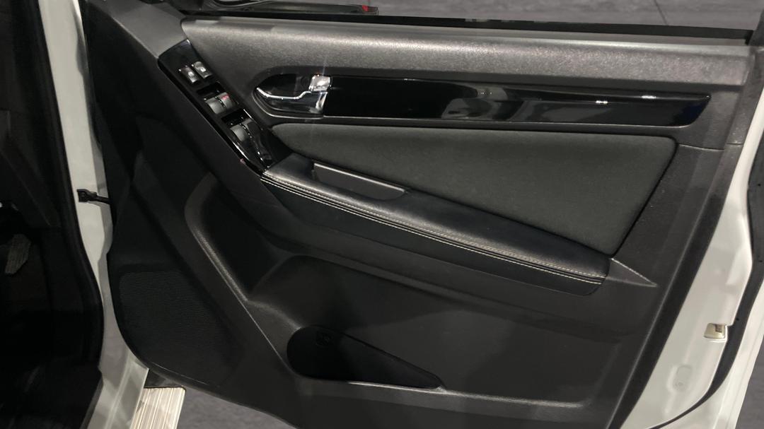 2021 Isuzu MU-X Ls-m (4x2), Automatic, 80404 km, Speaker View