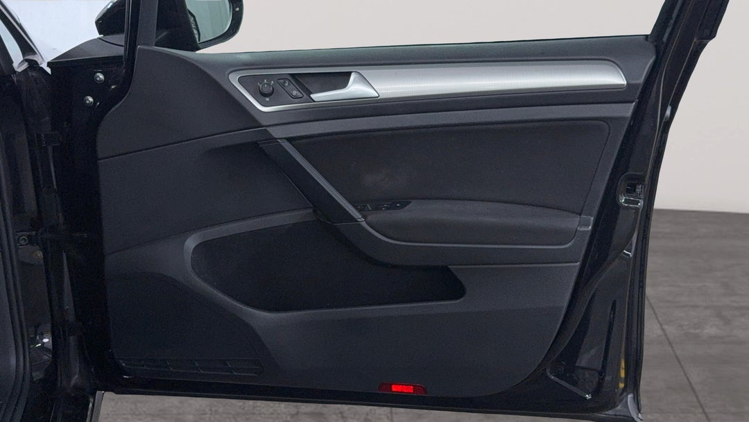 2017 Volkswagen Golf 110 Tsi Trendline, Automatic, 67351 km, Speaker View