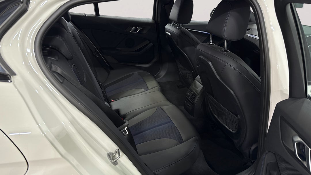 2023 BMW 1 18i M Sport, Automatic, 22449 km, Right Side Rear Door Cabin View