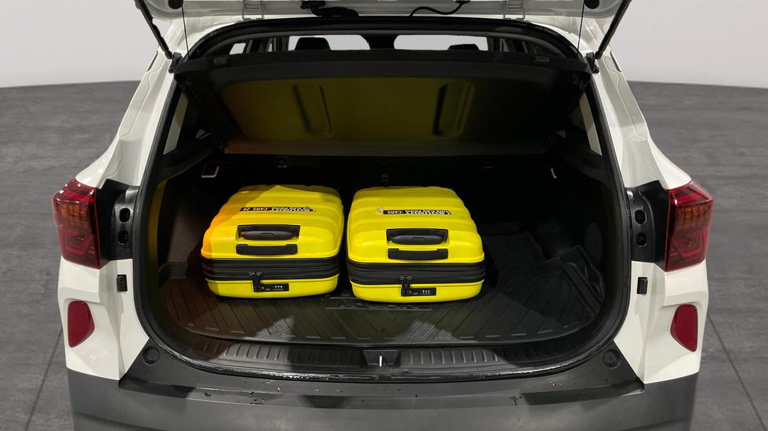 2021 Kia Seltos Gt-line (AWD), Automatic, 30349 km, Boot Inside View with Luggage