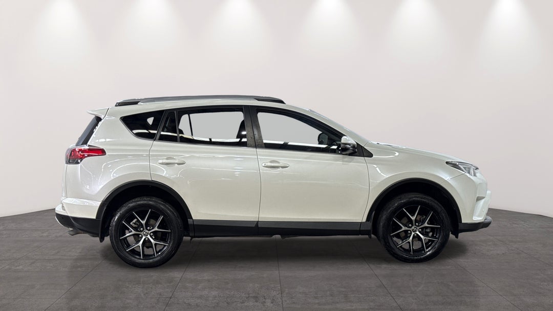 2018 Toyota RAV4 Gxl (4x4), Automatic, 108551 km, Right Side View