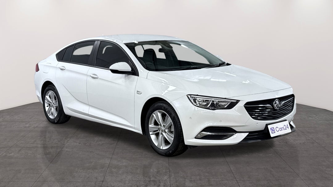 2017 Holden Commodore Lt, Automatic, 106446 km, Right Front Diagonal (45- Degree) View