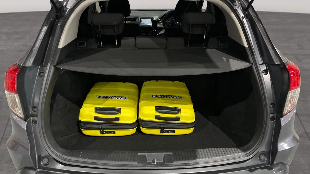 2019 Honda HR-V Vti, Automatic, 66207 km, Boot Inside View with Luggage