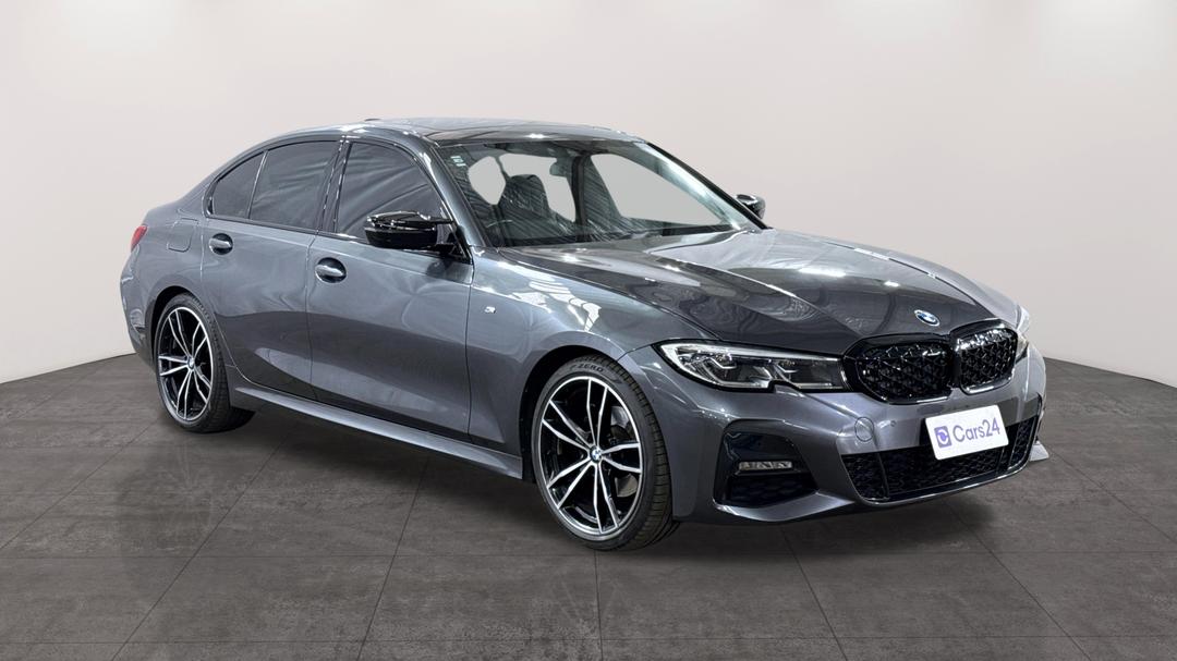 2021 BMW 3 20i M Sport, Automatic, 63676 km, Right Front Diagonal (45- Degree) View