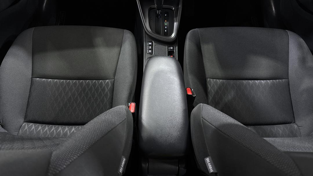 2024 Toyota Yaris Cross Gx Hybrid, Automatic, 26552 km, Center Console