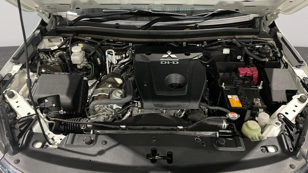 2024 Mitsubishi Pajero Sport Gls (4WD) 7 Seat, Automatic, 28905 km, Open Bonnet (Engine)