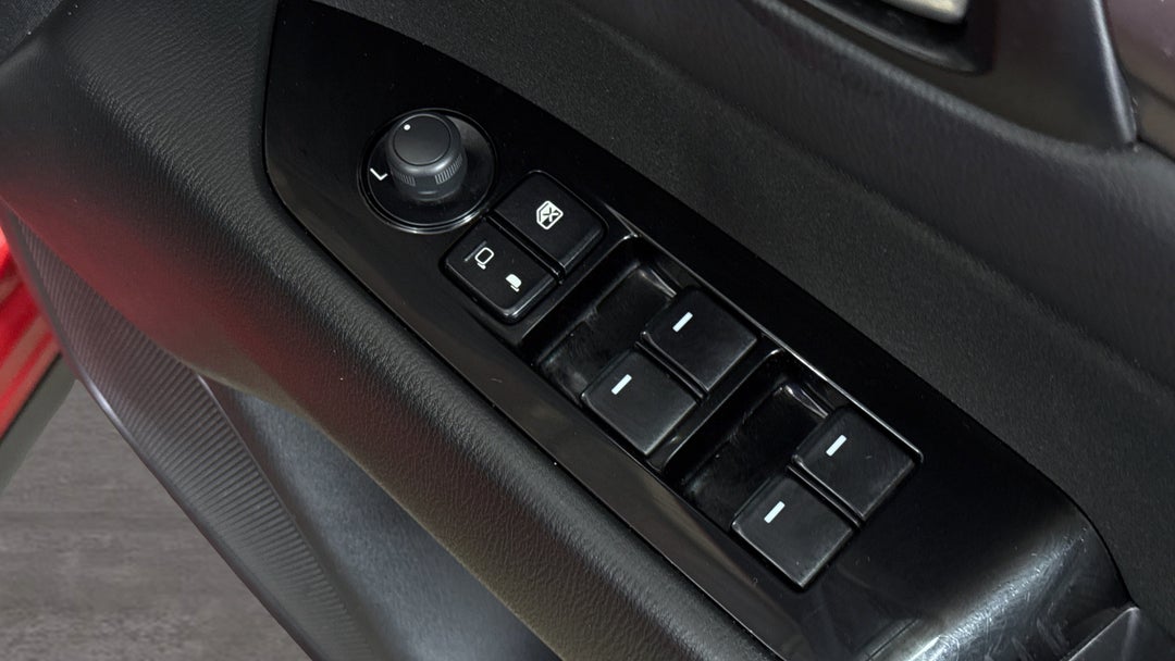 2018 Mazda CX-5 Maxx Sport (4x2), Automatic, 132720 km, Drivers Side Door Panel Controls