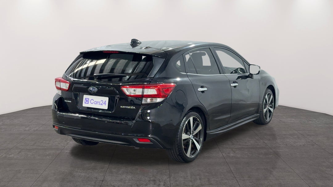 Right Back Diagonal (45- Degree) View