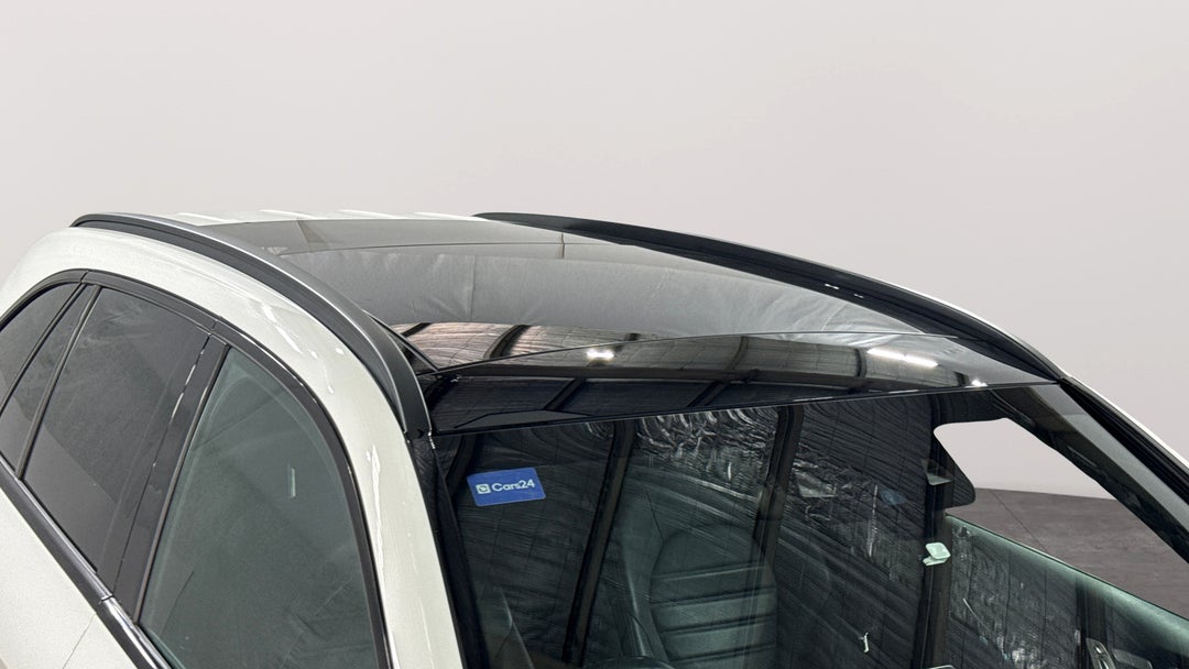 2019 Mercedes-benz GLC 250, Automatic, 66864 km, Roof/Sunroof View