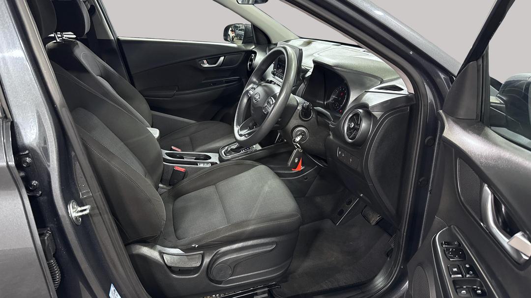2022 Hyundai Kona (FWD), Automatic, 85105 km, Right Side Front Door Cabin View