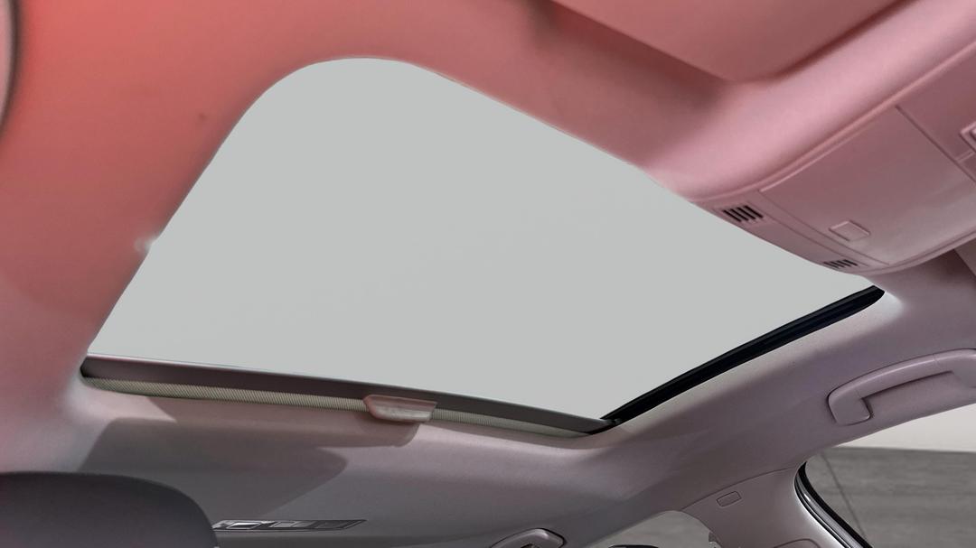 2019 Volkswagen Golf 110 Tsi Highline, Automatic, 81660 km, Interior Sunroof/Moonroof