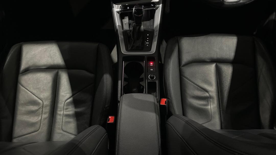 2021 Audi Q3 35 Tfsi, Automatic, 44475 km, Center Console