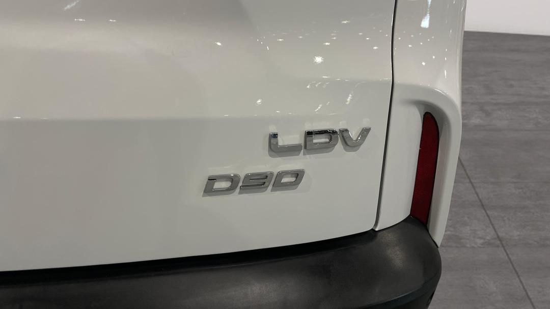 2022 LDV D90 Executive (4WD), Automatic, 46968 km, Badge (Boot Right Side)