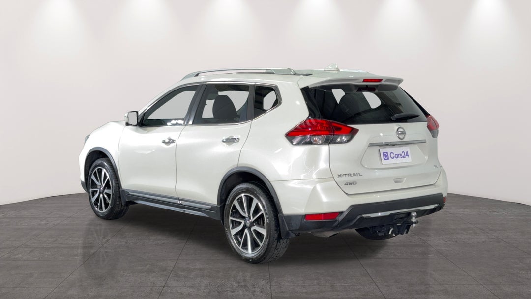 Left Back Diagonal (45- Degree) View