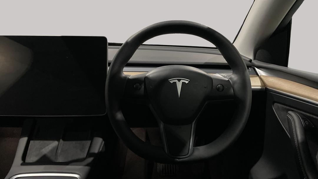2023 Tesla Model Y Long Range, Automatic, 70863 km, Steering Wheel Close-up