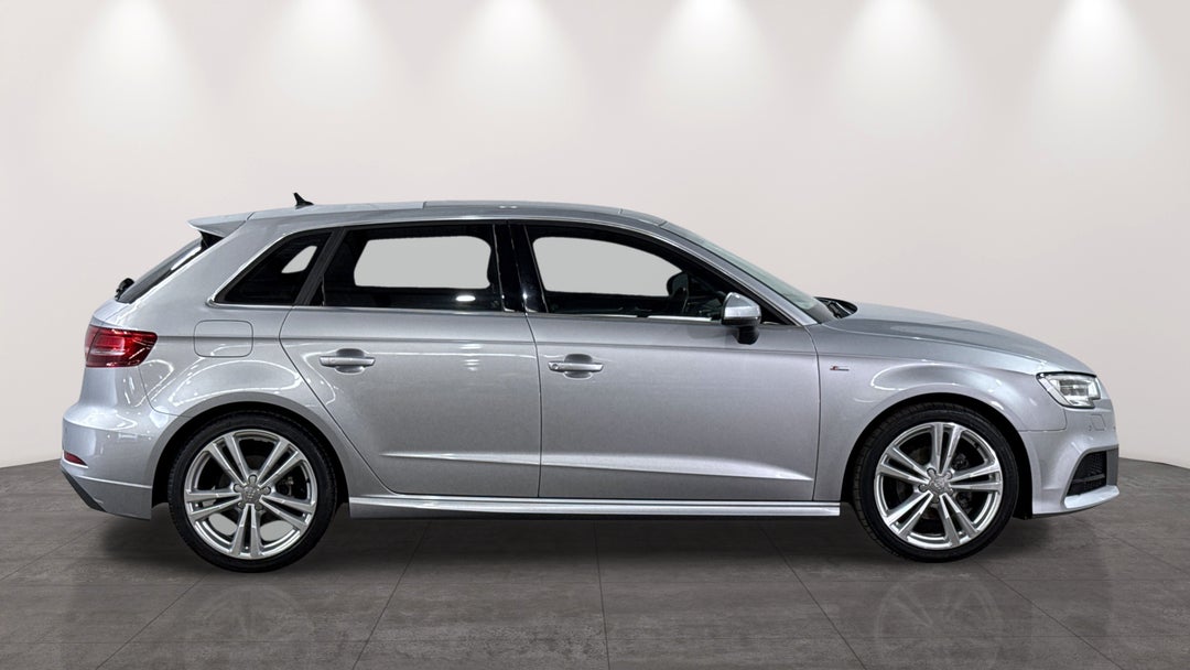 2019 Audi A3 35 Tfsi  (1.4 Tfsi Cod), Automatic, 55963 km, Right Side View