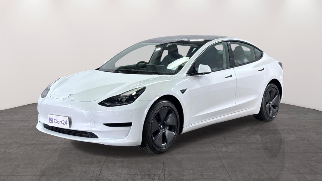 2022 Tesla Model 3 Rear-wheel Drive, Automatic, 43842 km, Left Front Diagonal (45- Degree) View