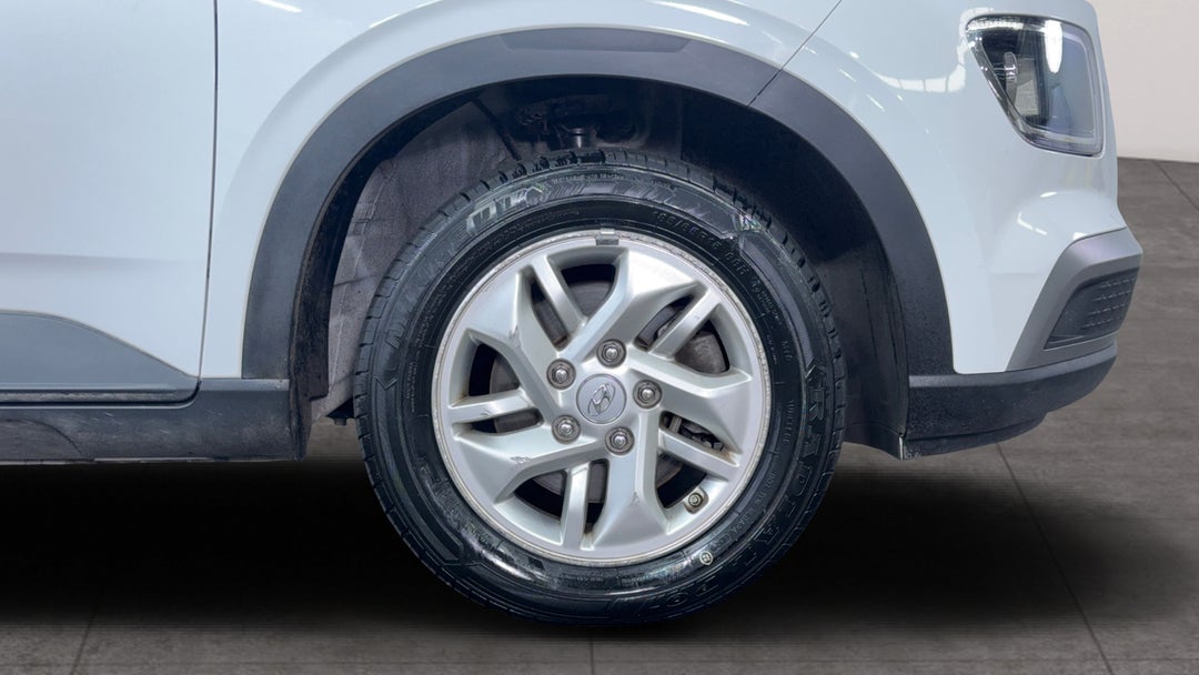 2023 Hyundai Venue Venue, Automatic, 57413 km, Right Front Wheel