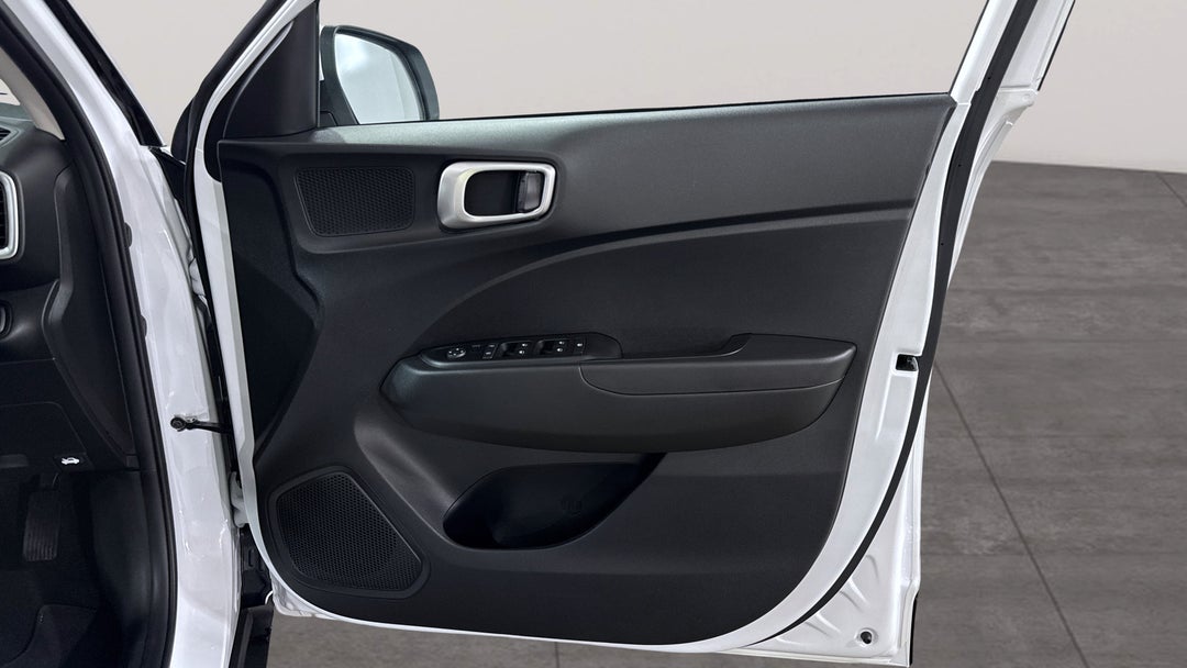 2024 Hyundai Venue Venue, Automatic, 3624 km, Speaker View