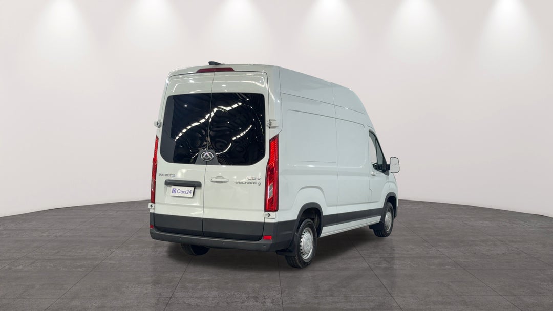 Right Back Diagonal (45- Degree) View