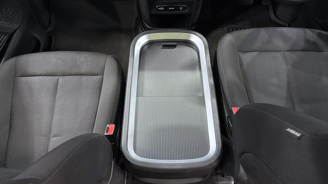 2024 Hyundai Staria ., Automatic, 48958 km, Center Console