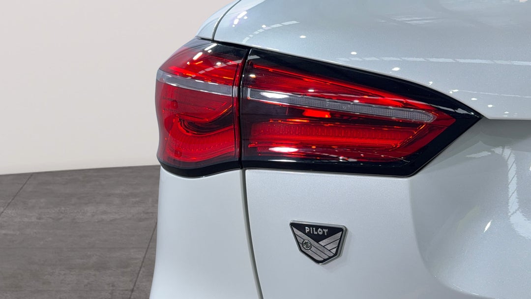 2022 MG HS +ev Phev Essence, Automatic, 22307 km, Badge (Boot Left Side)