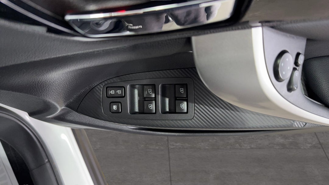 2019 Mitsubishi Eclipse Cross Exceed (2wd), Automatic, 47193 km, Drivers Side Door Panel Controls