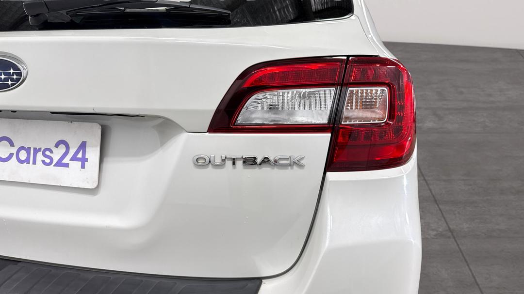 2017 Subaru Outback 2.5i  AWD, Automatic, 135924 km, Badge (Boot Right Side)