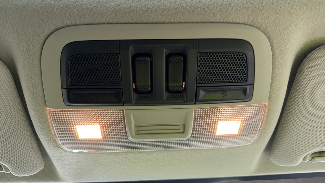 On-Roof Controls/Sunglass holder